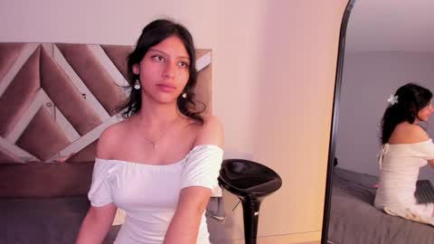 Snapshot of savannah_cameron chatting on 01/24/25, 06:46 Savannah online show from 01/24/25, 06:46