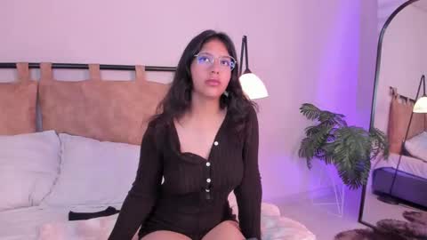 Snapshot of savannah_cameron chatting on 09/11/25, 01:00 Savannah online show from 09/11/25, 01:00