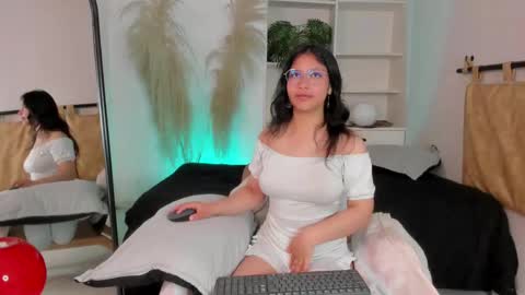 Snapshot of savannah_cameron chatting on 10/06/25, 03:42 Savannah online show from 10/06/25, 03:42