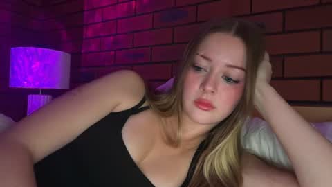 Snapshot of savannahcarterrr chatting on 06/10/26, 12:15 savannahcarterrr online show from 06/10/26, 12:15