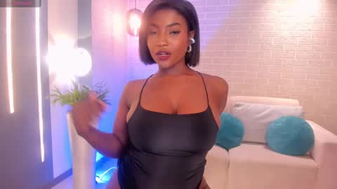 Snapshot of savannahstorm_ chatting on 02/16/25, 04:21 S a v a n n a h online show from 02/16/25, 04:21