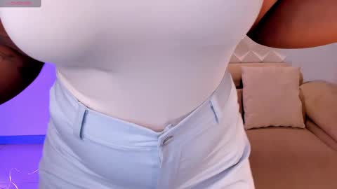 Snapshot of savannahstorm_ chatting on 02/23/25, 12:37 S a v a n n a h online show from 02/23/25, 12:37