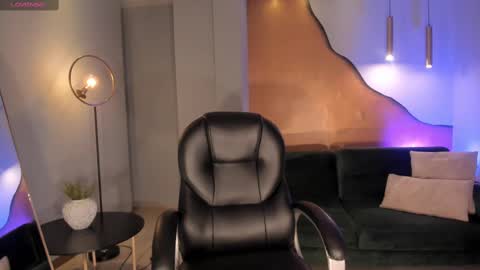 Snapshot of savannahstorm_ chatting on 03/12/25, 03:18 S a v a n n a h online show from 03/12/25, 03:18