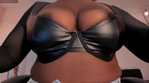 Snapshot of savannahstorm_ chatting on 09/11/25, 01:44 S a v a n n a h online show from 09/11/25, 01:44