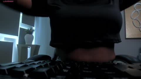 Snapshot of savannahstorm_ chatting on 09/29/25, 12:10 S a v a n n a h online show from 09/29/25, 12:10
