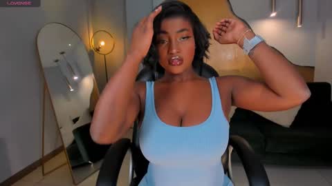 Snapshot of savannahstorm_ chatting on 10/04/25, 01:42 S a v a n n a h online show from 10/04/25, 01:42
