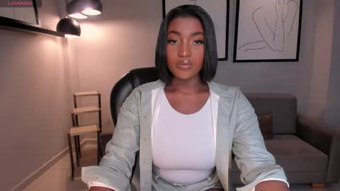 Snapshot of savannahstorm_ chatting on 10/18/25, 12:50 S a v a n n a h online show from 10/18/25, 12:50