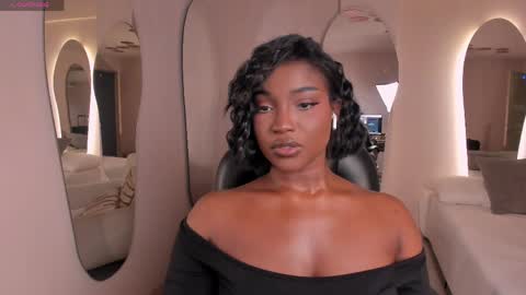 S a v a n n a h  online show from 04/23/26, 07:49