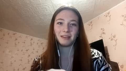 Snapshot of savannasotos chatting on 09/19/25, 03:24 Sophie online show from 09/19/25, 03:24