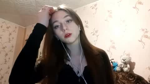 Snapshot of savannasotos chatting on 09/28/25, 02:11 Sophie online show from 09/28/25, 02:11