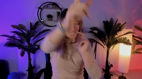 Snapshot of save_the_qween chatting on 01/03/25, 07:27 save the qween online show from 01/03/25, 07:27