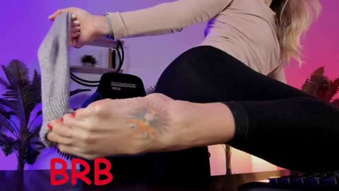 Snapshot of save_the_qween chatting on 01/16/25, 10:53 save the qween online show from 01/16/25, 10:53