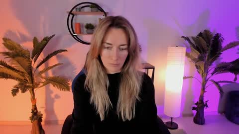 Snapshot of save_the_qween chatting on 01/31/25, 06:57 save the qween online show from 01/31/25, 06:57