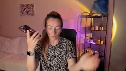 Snapshot of save_the_qween chatting on 09/14/25, 10:58 save the qween online show from 09/14/25, 10:58