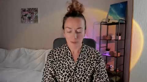 Snapshot of save_the_qween chatting on 09/28/25, 06:30 save the qween online show from 09/28/25, 06:30