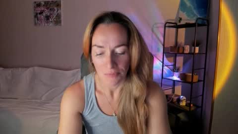 Snapshot of save_the_qween chatting on 10/05/25, 11:19 save the qween online show from 10/05/25, 11:19