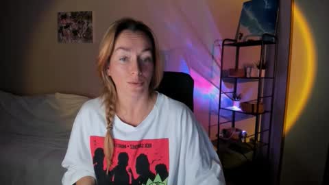 Snapshot of save_the_qween chatting on 10/09/25, 01:09 save the qween online show from 10/09/25, 01:09