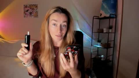 Snapshot of save_the_qween chatting on 10/27/25, 11:25 save the qween online show from 10/27/25, 11:25