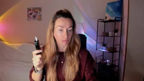 Snapshot of save_the_qween chatting on 10/28/25, 11:47 save the qween online show from 10/28/25, 11:47