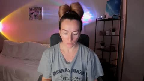 Snapshot of save_the_qween chatting on 11/08/25, 10:48 save the qween online show from 11/08/25, 10:48