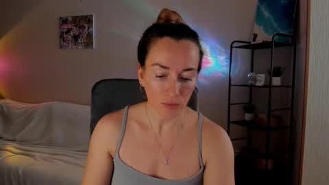 Snapshot of save_the_qween chatting on 11/20/25, 06:24 save the qween online show from 11/20/25, 06:24