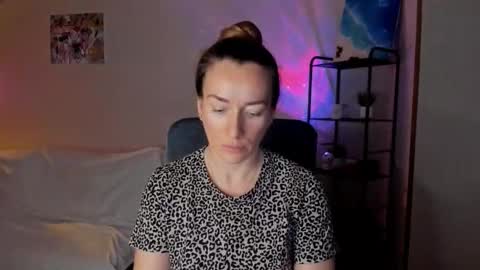 Snapshot of save_the_qween chatting on 12/01/25, 07:24 save the qween online show from 12/01/25, 07:24