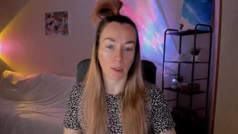 Snapshot of save_the_qween chatting on 12/15/25, 05:55 save the qween online show from 12/15/25, 05:55