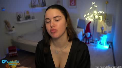 Snapshot of savvage_play chatting on 12/10/24, 07:43 Naomi online show from 12/10/24, 07:43