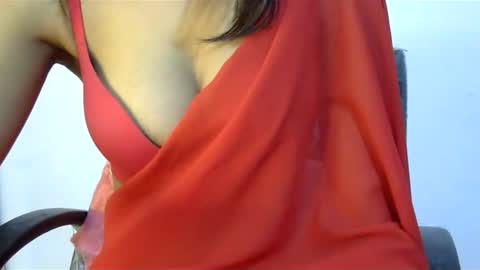 Snapshot of saxee_love chatting on 12/18/24, 08:14 saxee online show from 12/18/24, 08:14