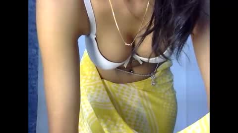 Snapshot of saxee_love chatting on 11/08/25, 03:34 saxee online show from 11/08/25, 03:34