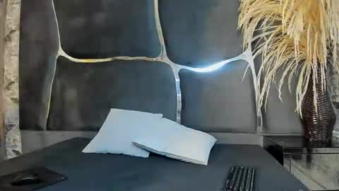 Snapshot of saxybunnyandjayzy chatting on 02/14/26, 10:50 Bunny and Jayzy online show from 02/14/26, 10:50