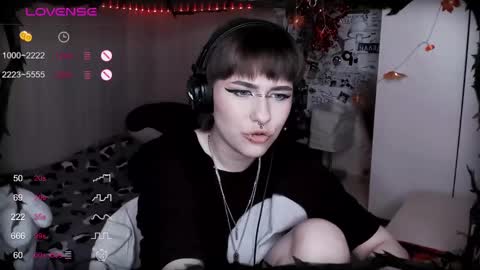 pronoun she. name Mary. age 21. online show from 02/18/25, 08:36