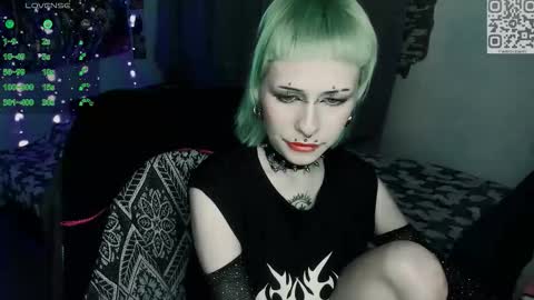 pronoun she. name Mary. age 21. online show from 03/15/26, 12:16