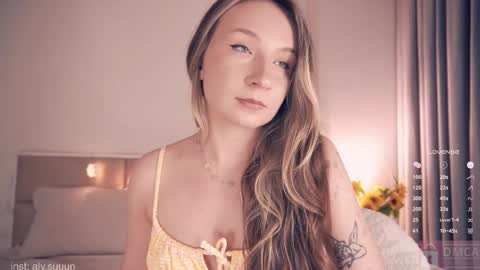 Alyson or just Aly   online show from 10/03/25, 04:48