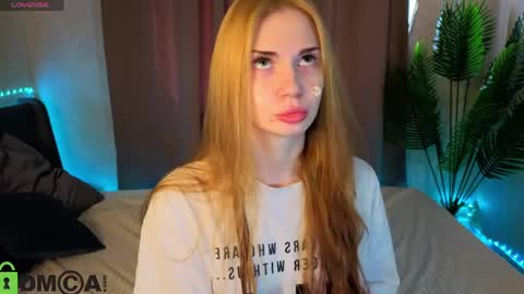 Kira  GMT 7 Mon Thu-Sun  0800am-0200pm  online show from 04/11/26, 09:24