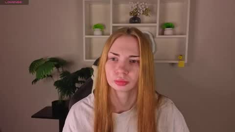 Kira  GMT 7 Mon Thu-Sun  0800am-0200pm  online show from 04/23/26, 09:19