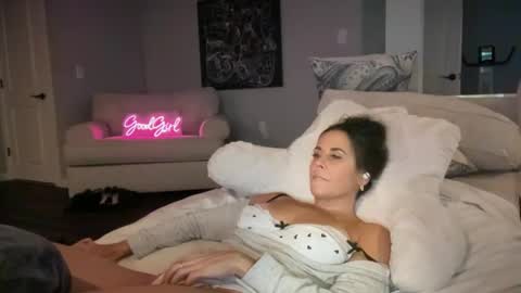 Good Girls Say Please...and Thank You online show from 12/19/24, 10:53