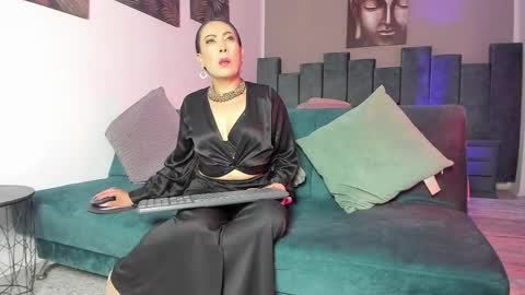 Scarleth online show from 11/08/25, 07:45