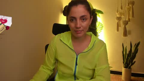 Snapshot of scalertt__steel_ chatting on 02/07/25, 03:52 Venus online show from 02/07/25, 03:52