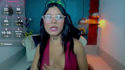 Snapshot of scandarkmarie chatting on 11/15/25, 11:54 Marie online show from 11/15/25, 11:54