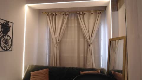 Scaelet Mia online show from 04/16/26, 07:36