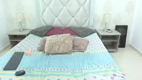 Snapshot of scarleett_fox_ chatting on 03/07/25, 03:29 Scartlett online show from 03/07/25, 03:29