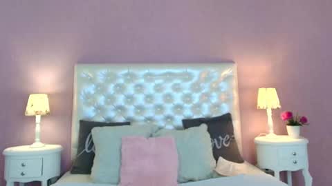 Snapshot of scarleett_fox_ chatting on 09/13/25, 05:18 Scartlett online show from 09/13/25, 05:18
