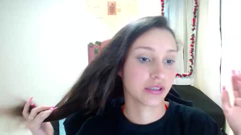 Snapshot of scarlet771776 chatting on 12/05/25, 08:16 scarlet771776 online show from 12/05/25, 08:16