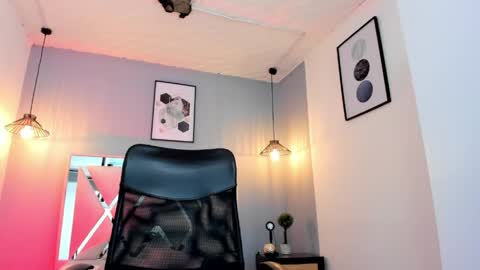 scarlet__69 online show from 04/24/26, 03:31