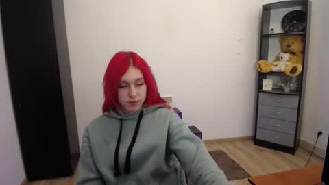 scarlet__flower_ online show from 02/26/26, 11:31