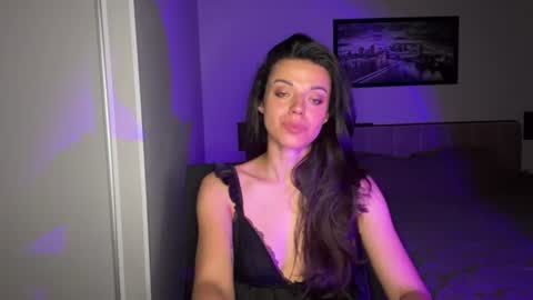 Snapshot of scarlet_daisy_ chatting on 07/21/26, 07:22 Sophie online show from 07/21/26, 07:22