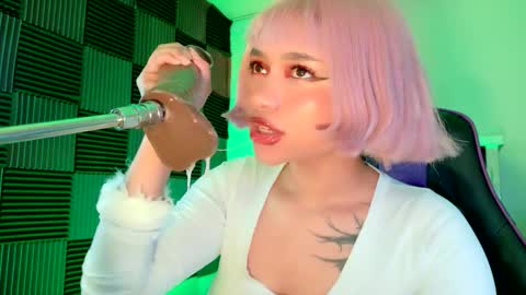 scarlet_gold online show from 10/15/25, 03:06