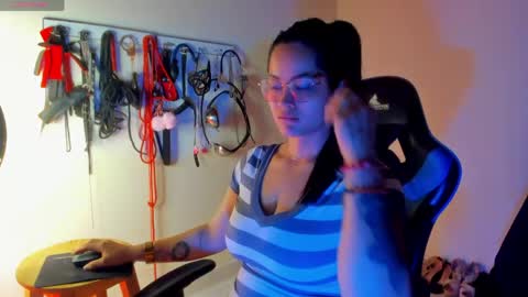 scarlet taylor kennedy online show from 04/21/26, 10:45