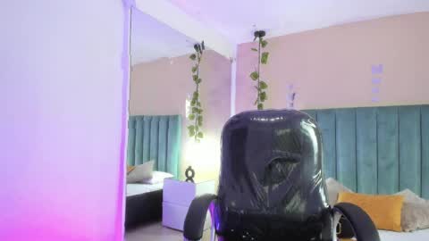 Scarlet online show from 04/13/26, 10:15